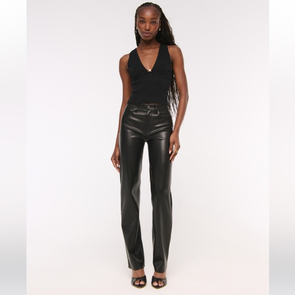 Abercrombie & Fitch - The 90’s Straight Ultra High Rise Vegan Leather Pant